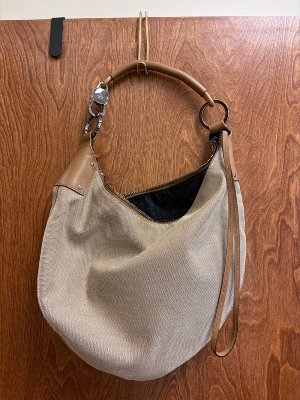 GUCCI authentic Half-moon Crescent Hobo Shoulder Handbag - Picture 12 of 13